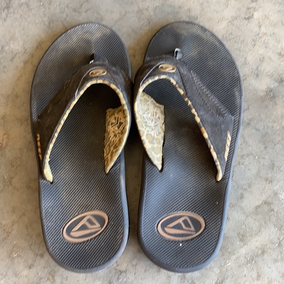 Reef Sandals Black/Leopard | Size: 8.5 - Picture 2 of 8